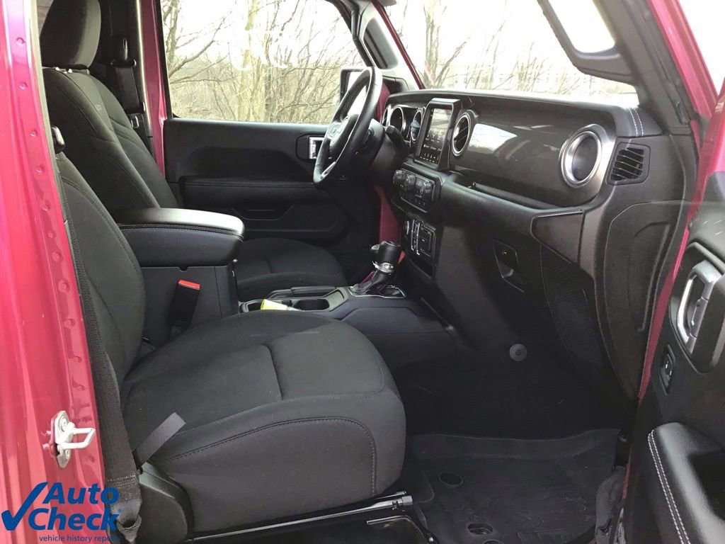 Used 2022 Jeep Wrangler Unlimited Sahara w/ Cold Weather Group image 20