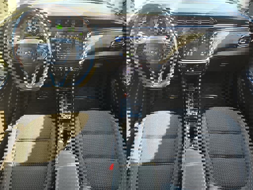 Used 2022 Chevrolet Bolt EUV LT image 11