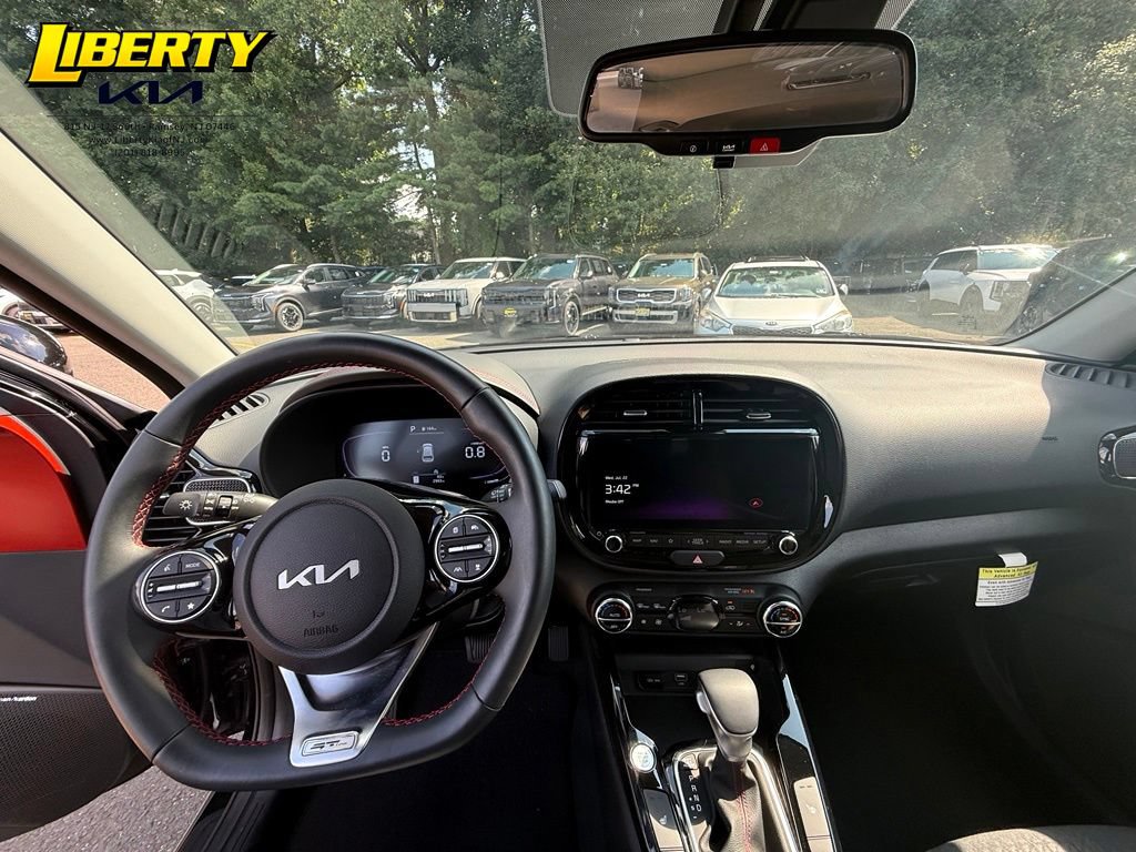 Used 2025 Kia Soul GT-Line w/ GT-Line Technology Package FWD image 12