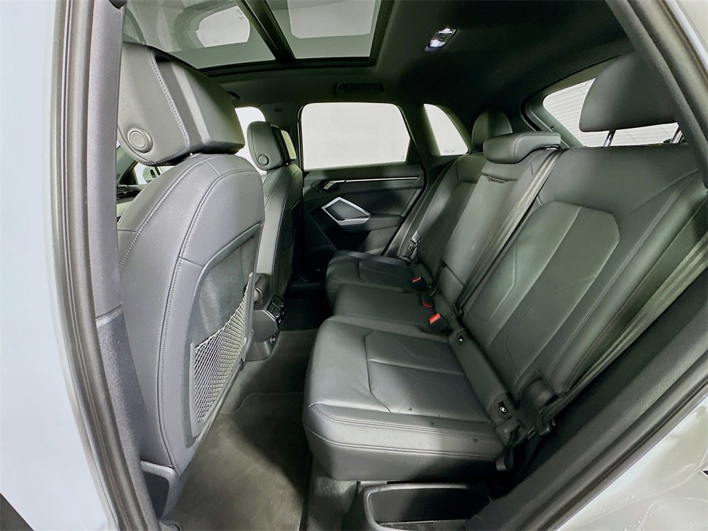 Used 2024 Audi Q3 2.0T Premium image 17