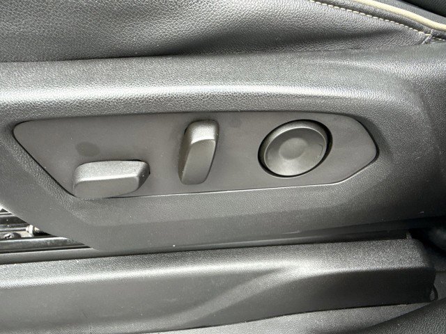 Certified 2022 GMC Yukon XL SLT w/ SLT Premium Package image 14