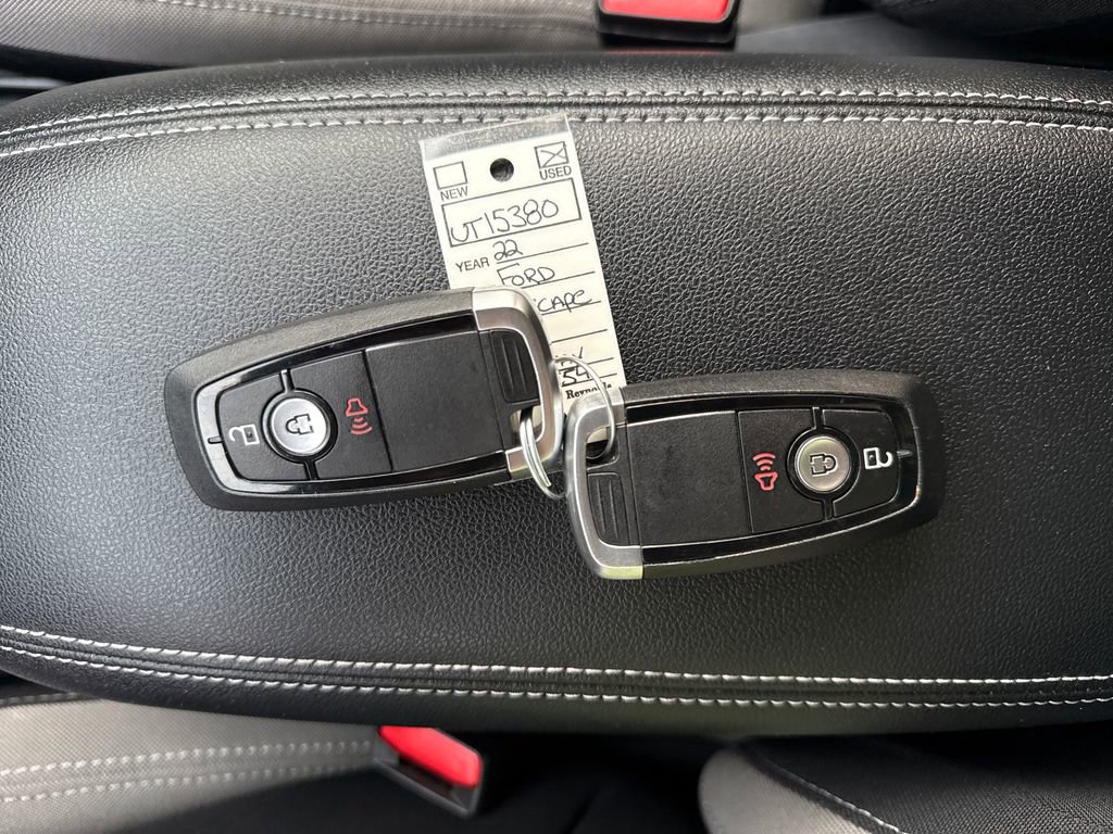 Used 2022 Ford Escape SE image 33