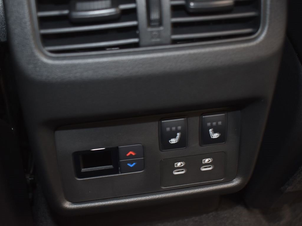 Certified 2025 Nissan Rogue Platinum w/ Platinum Premium Package image 20