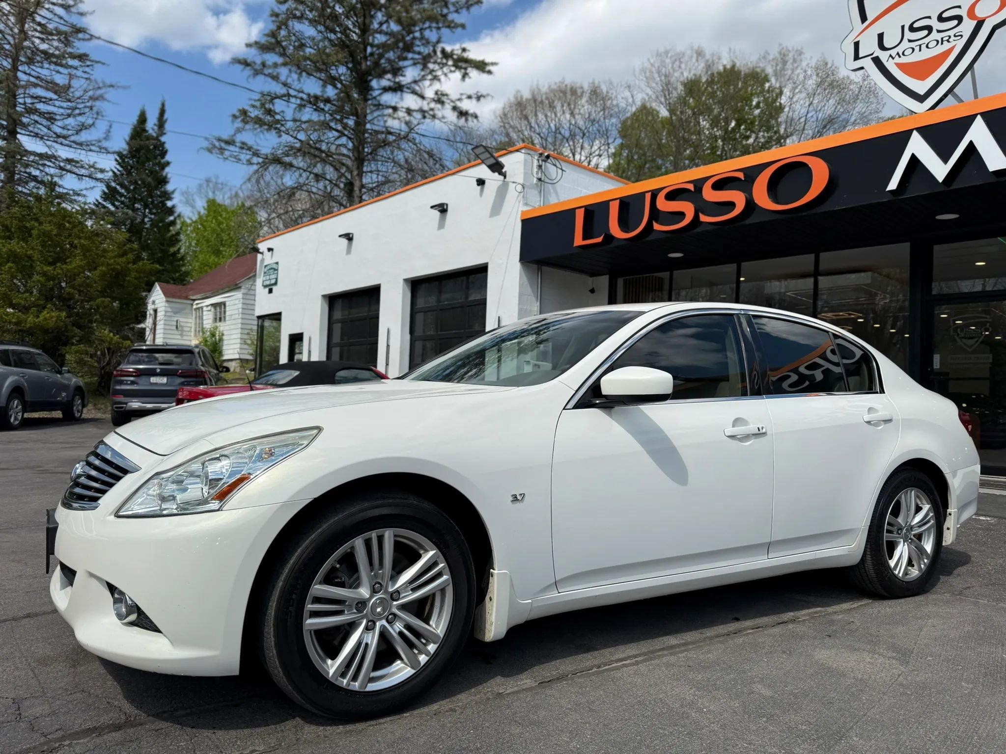 Used 2015 INFINITI Q40 AWD w/ Navigation Package image 3