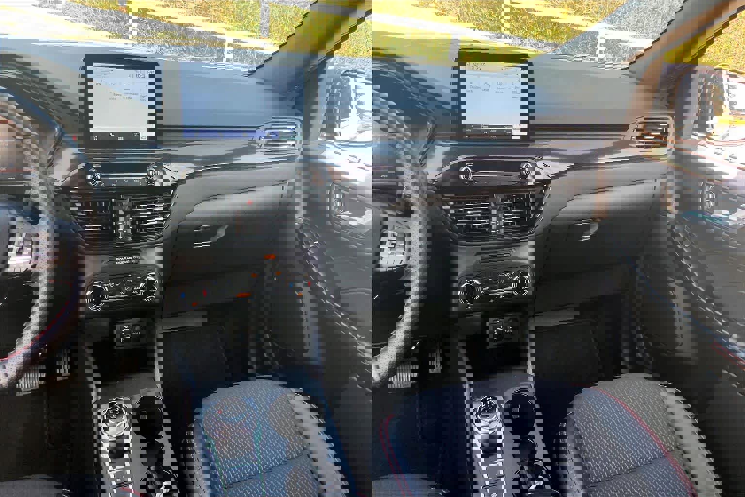 Used 2025 Ford Escape ST-Line image 6