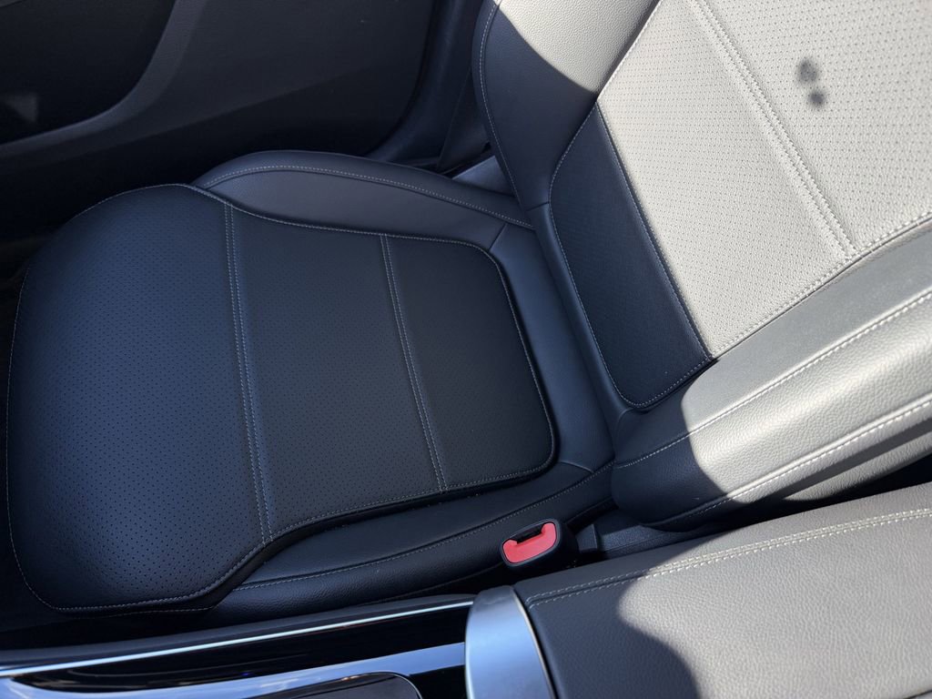 Certified 2025 Mercedes-Benz GLC 300 4MATIC image 22