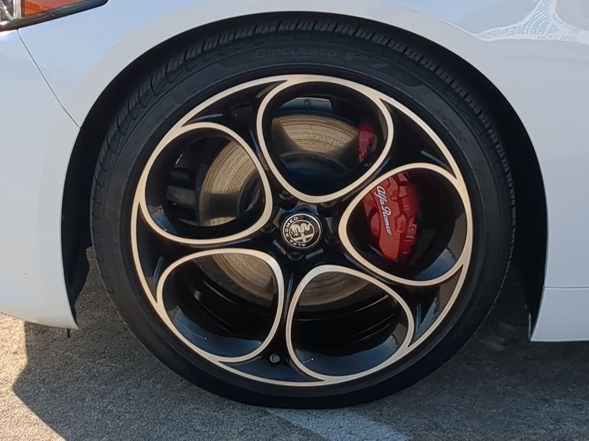 Used 2024 Alfa Romeo Giulia Veloce image 11