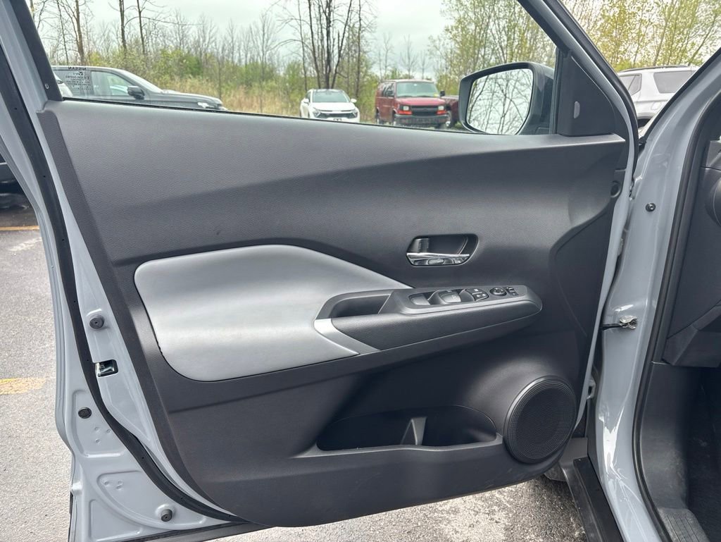 Used 2024 Nissan Kicks SR w/ SR Premium Package FWD image 10