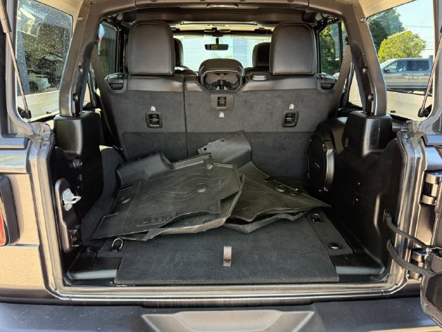 Used 2021 Jeep Wrangler Unlimited Sahara AWD/4WD image 32