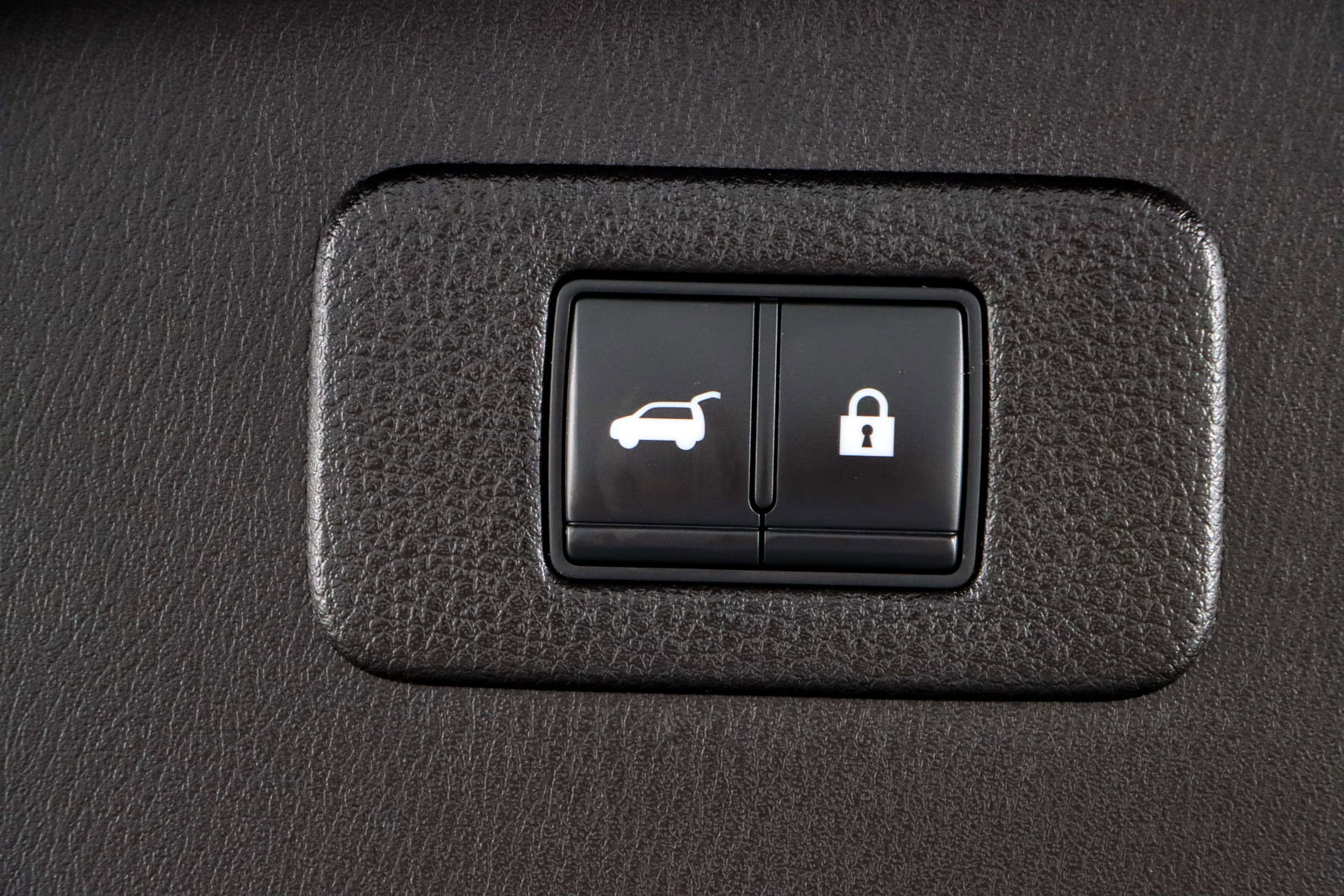 Used 2022 Nissan Armada SL w/ Midnight Edition Package image 33