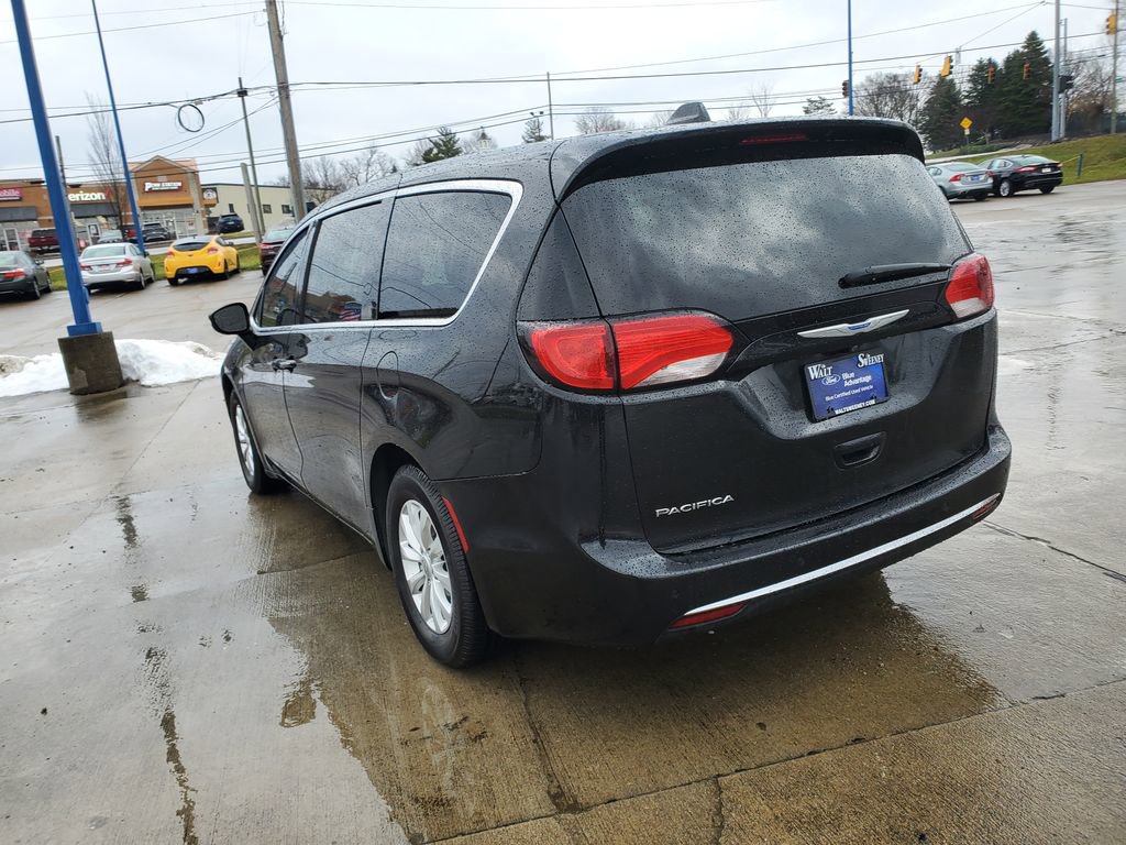 Used 2018 Chrysler Pacifica Touring Plus image 3