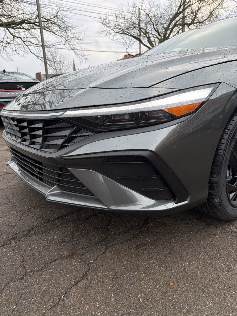 New 2026 Hyundai Elantra Sport image 9