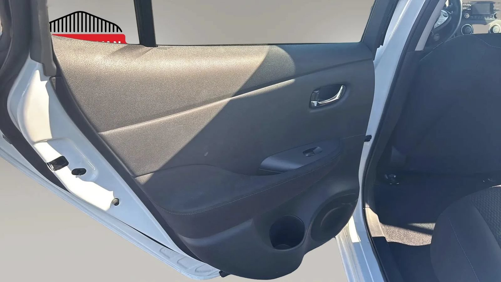Used 2015 Nissan Leaf S FWD image 26