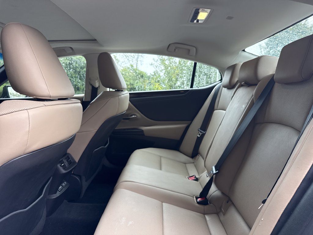 Used 2020 Lexus ES 350 w/ Premium Package FWD image 12