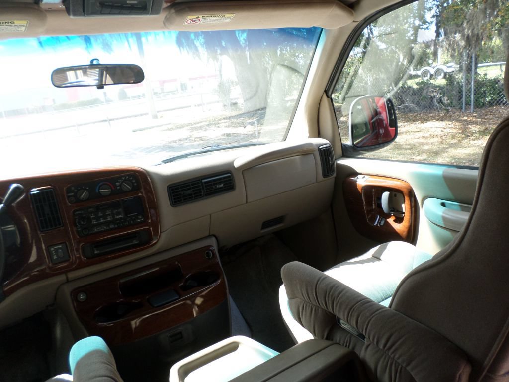 Used 2000 Chevrolet Express 1500 RWD image 48