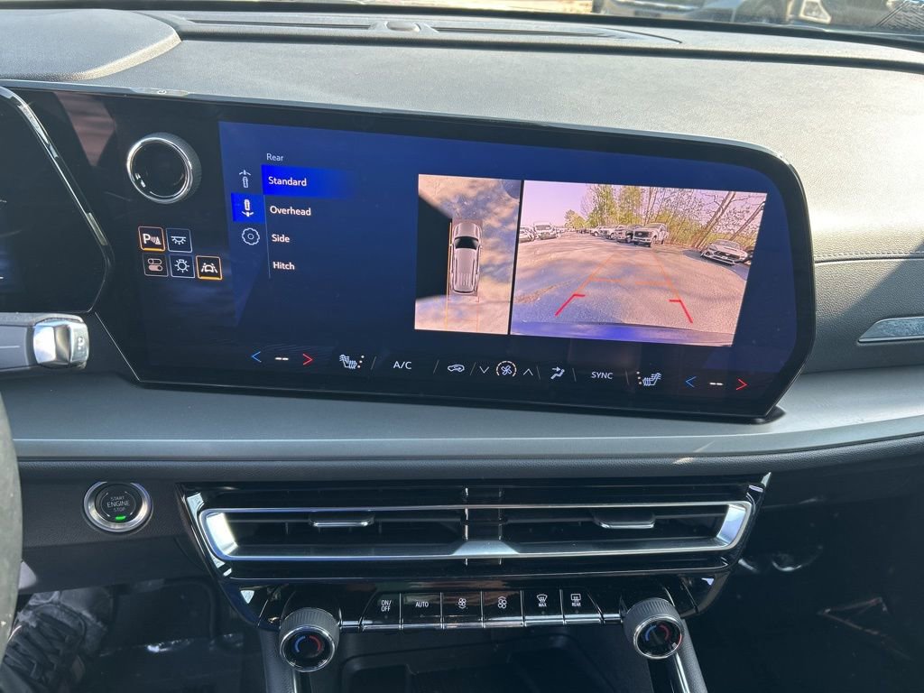 Used 2024 Chevrolet Traverse LT w/ Trailering Package image 20