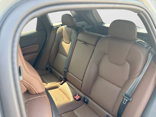 Certified 2024 Volvo XC60 T8 Plus w/ Protection Package Premier AWD/4WD image 28