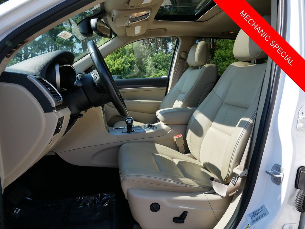 Used 2015 Jeep Grand Cherokee Limited w/ Trailer Tow Group IV AWD/4WD image 15