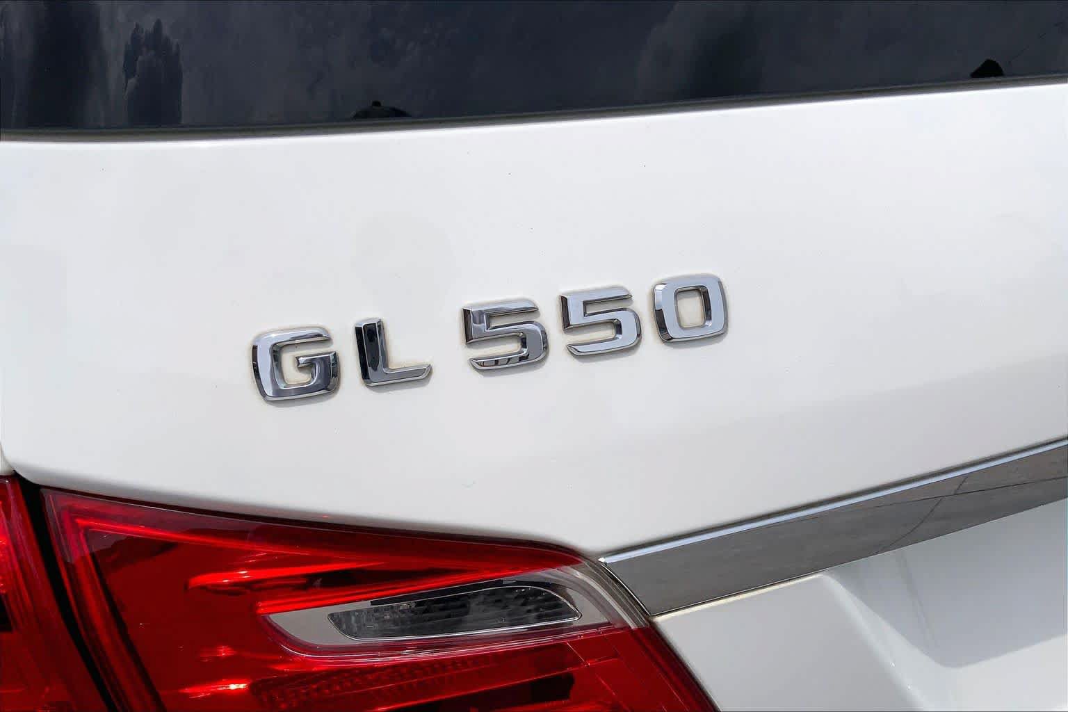 Used 2014 Mercedes-Benz GL 550 4MATIC image 31
