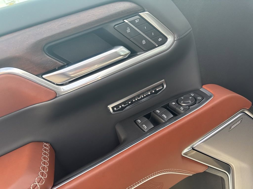 New 2026 GMC Sierra 1500 Denali Ultimate w/ LPO, Black Badging Package image 10