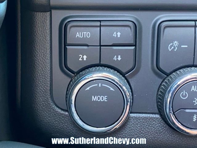 Used 2025 Chevrolet Suburban Z71 AWD/4WD image 23