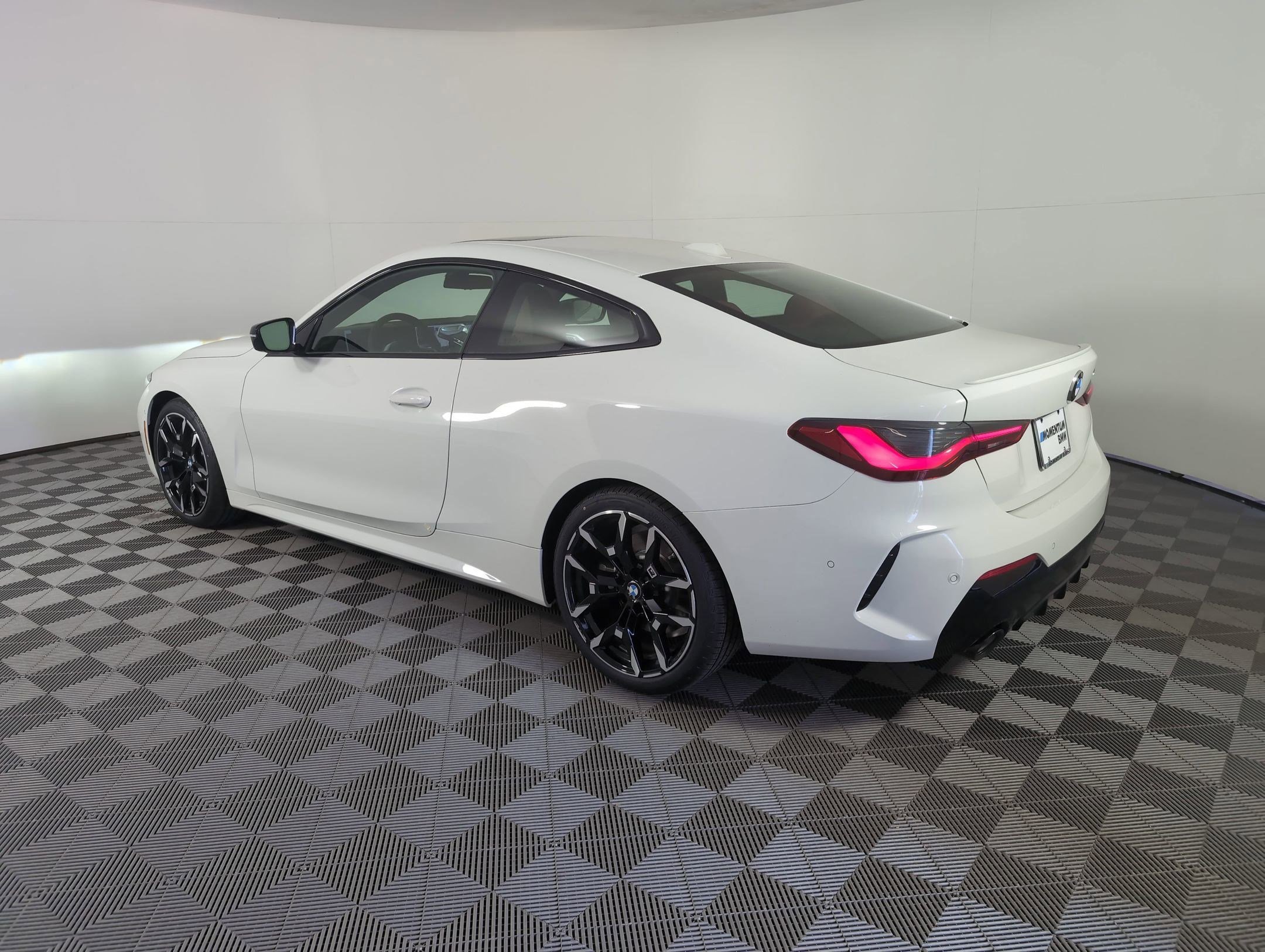 Used 2026 BMW 430i Coupe w/ M Sport Package image 3