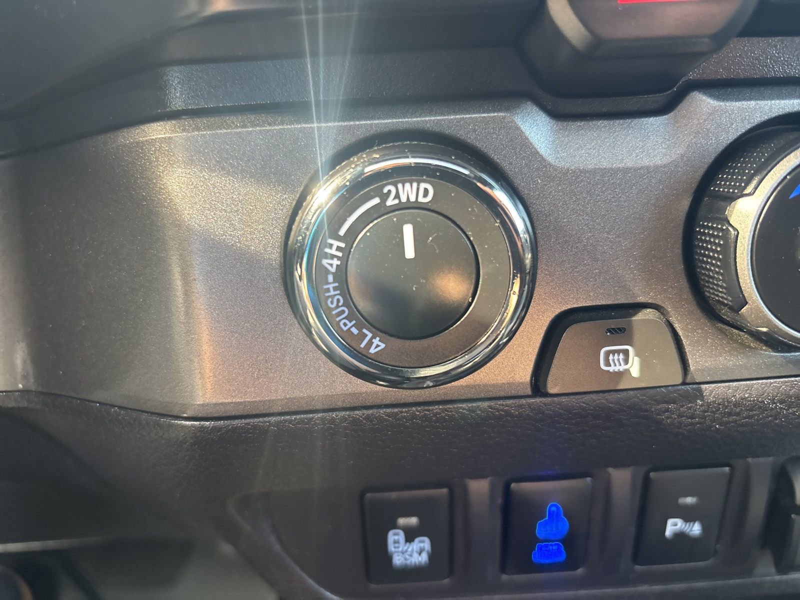 Used 2022 Toyota Tacoma TRD Off-Road image 15