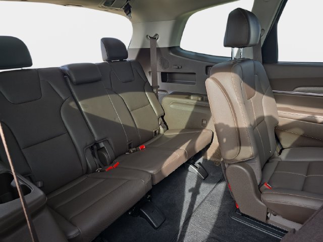 Used 2022 Kia Telluride SX w/ Nightfall Edition Package AWD/4WD image 16