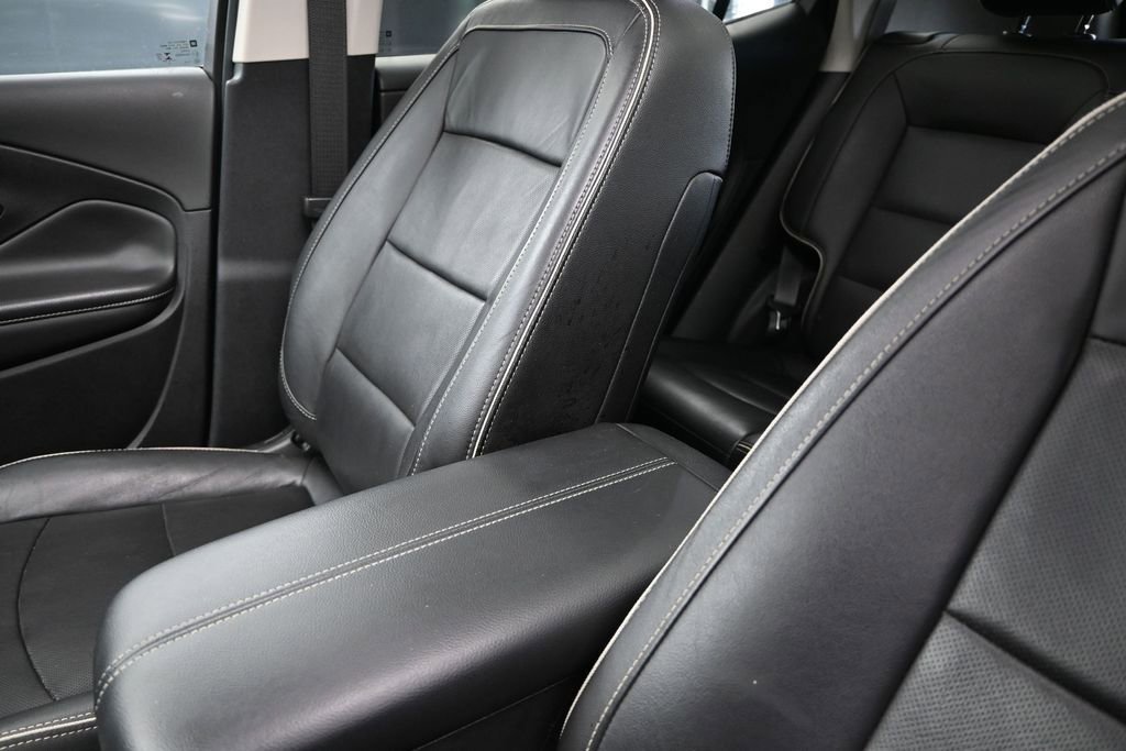 Used 2018 GMC Terrain Denali w/ Advanced Safety Package FWD image 14