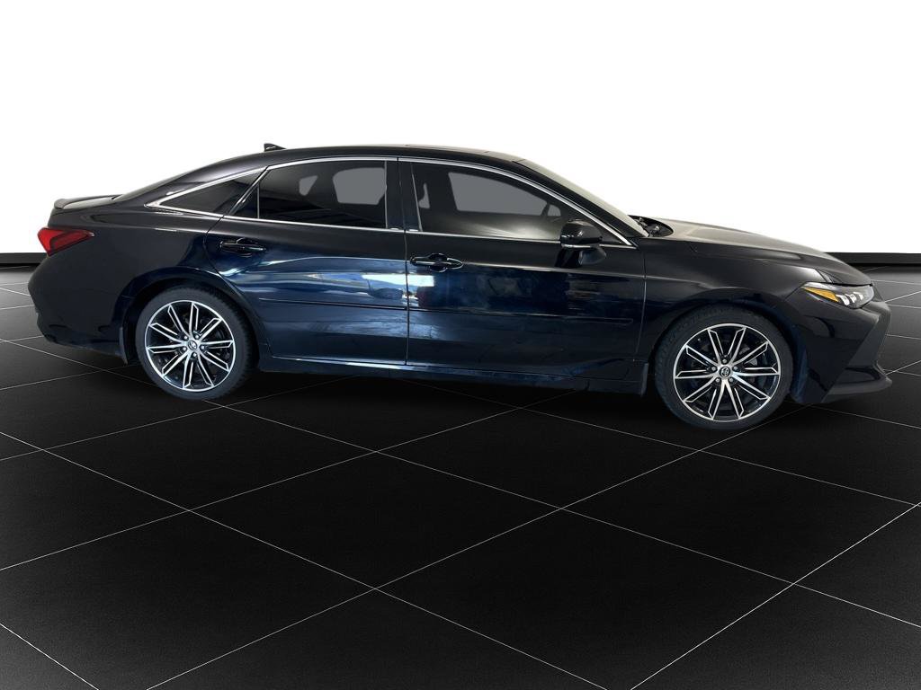 Used 2019 Toyota Avalon XSE w/ All Weather Liner Package FWD image 6