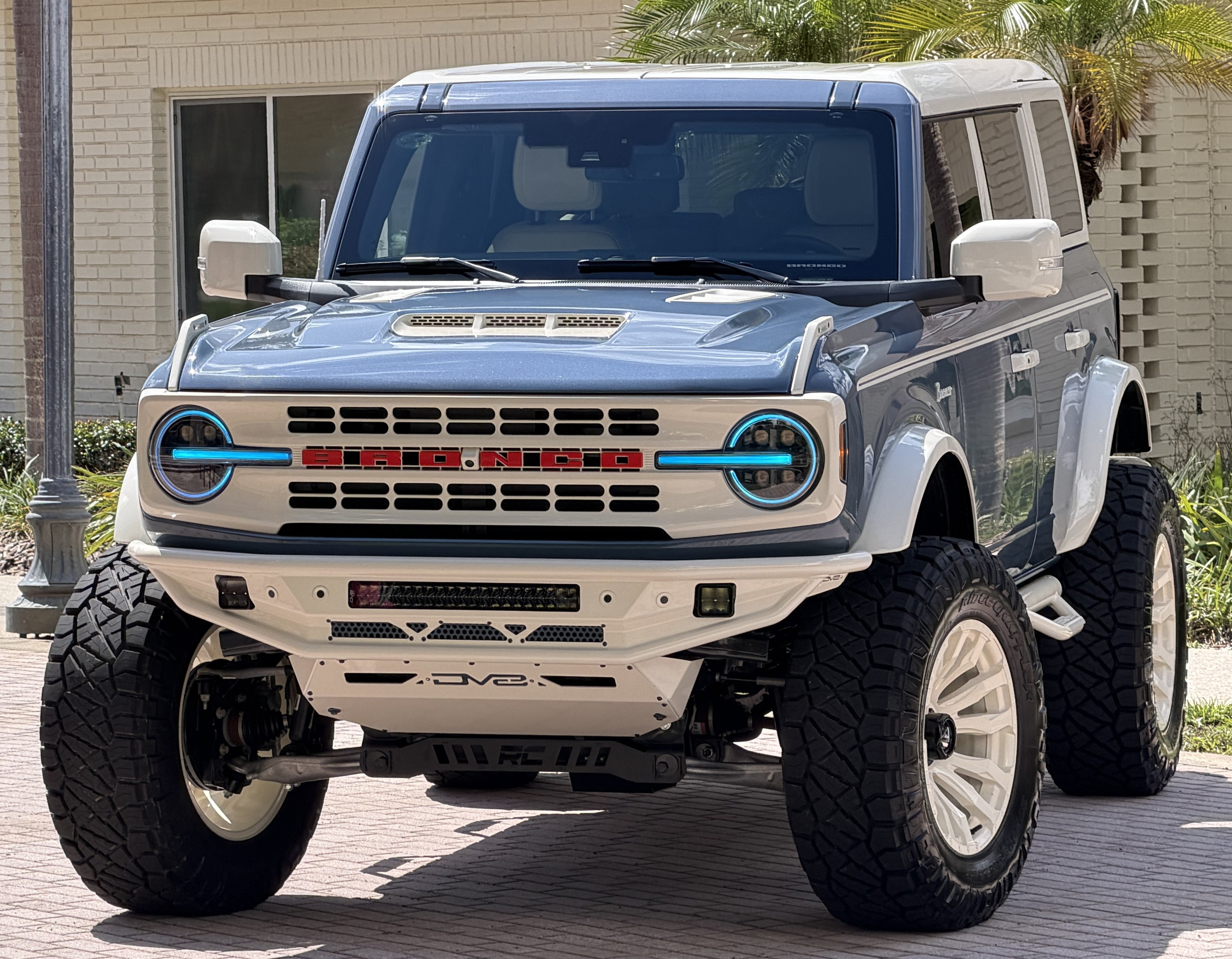Used 2025 Ford Bronco Outer Banks AWD/4WD image 12