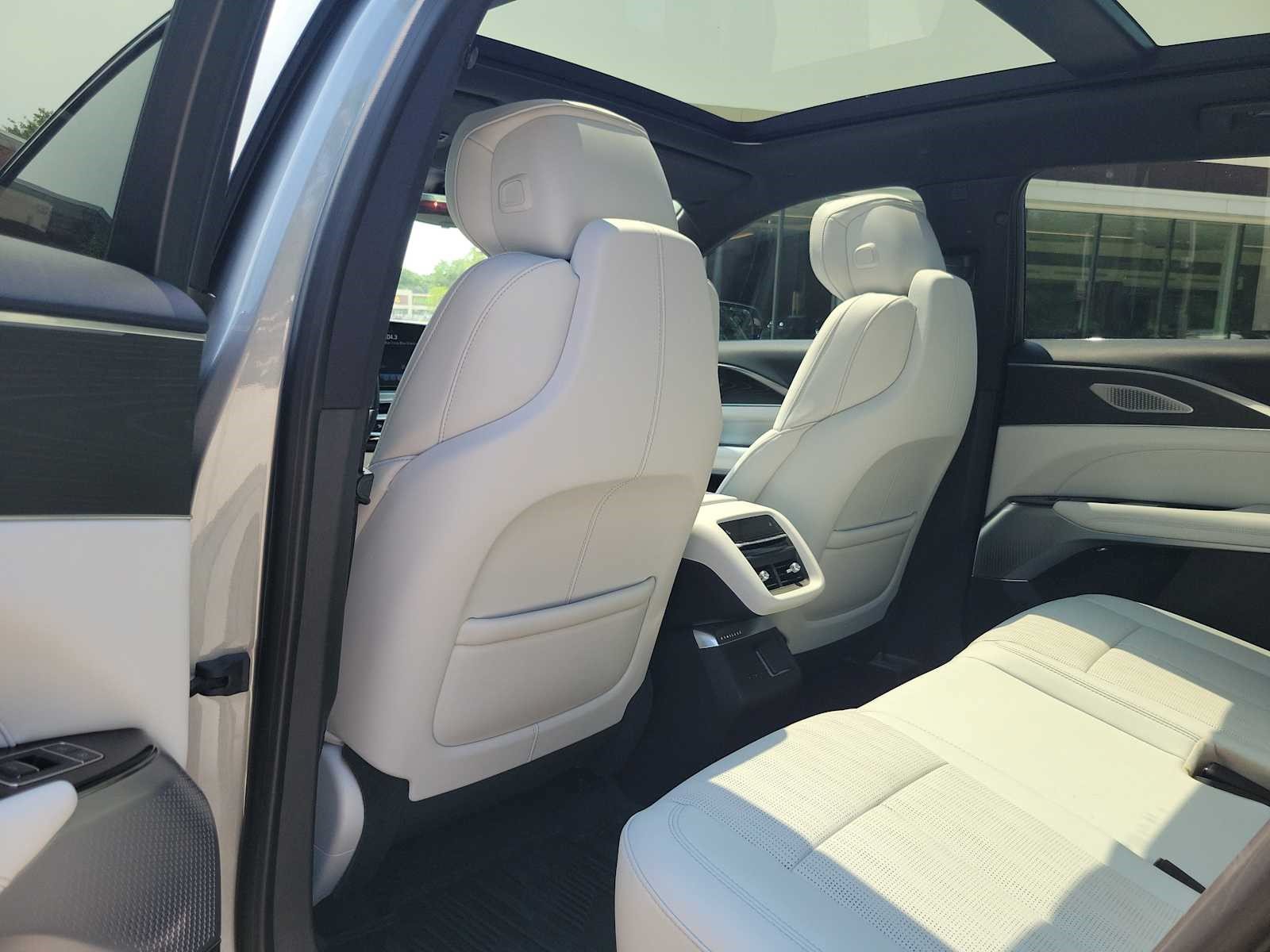 Used 2024 Cadillac Lyriq Sport RWD image 12