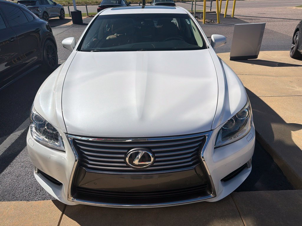 Used 2017 Lexus LS 460 w/ Comfort Package RWD image 6