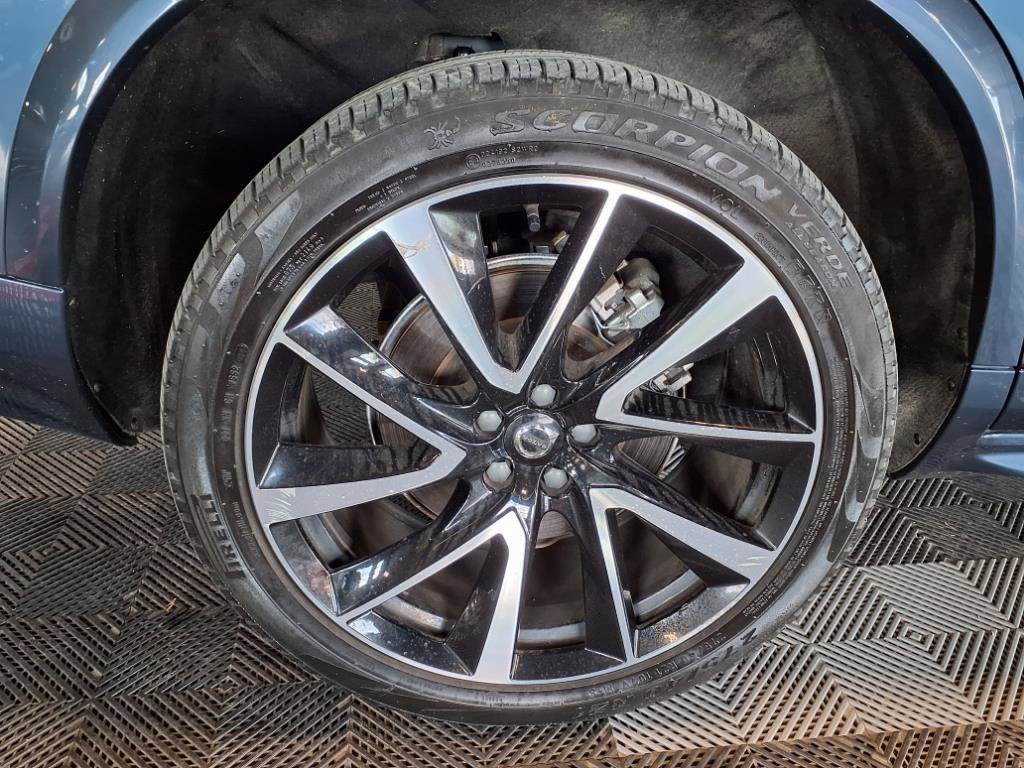 Used 2023 Volvo XC90 B6 Plus image 9