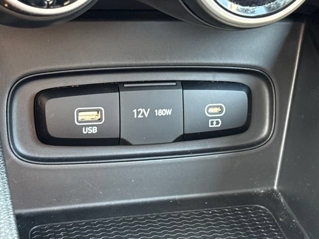 Used 2023 Hyundai Venue SEL FWD image 17