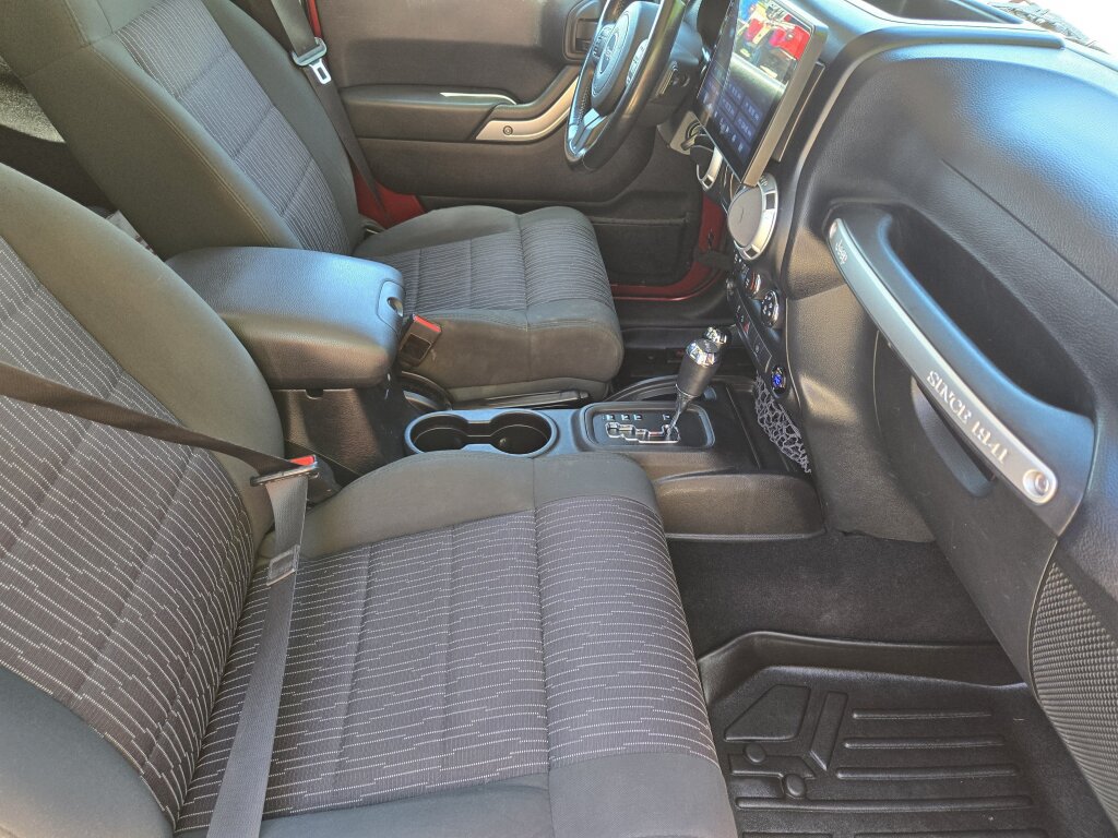 Used 2012 Jeep Wrangler Rubicon w/ PWR Convenience Group AWD/4WD image 13