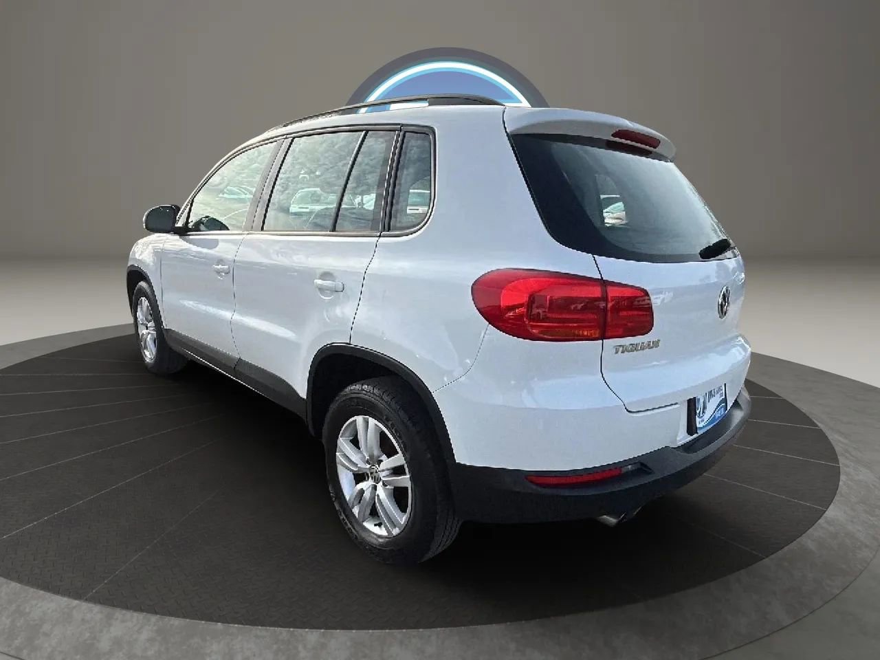 Used 2016 Volkswagen Tiguan SE image 16