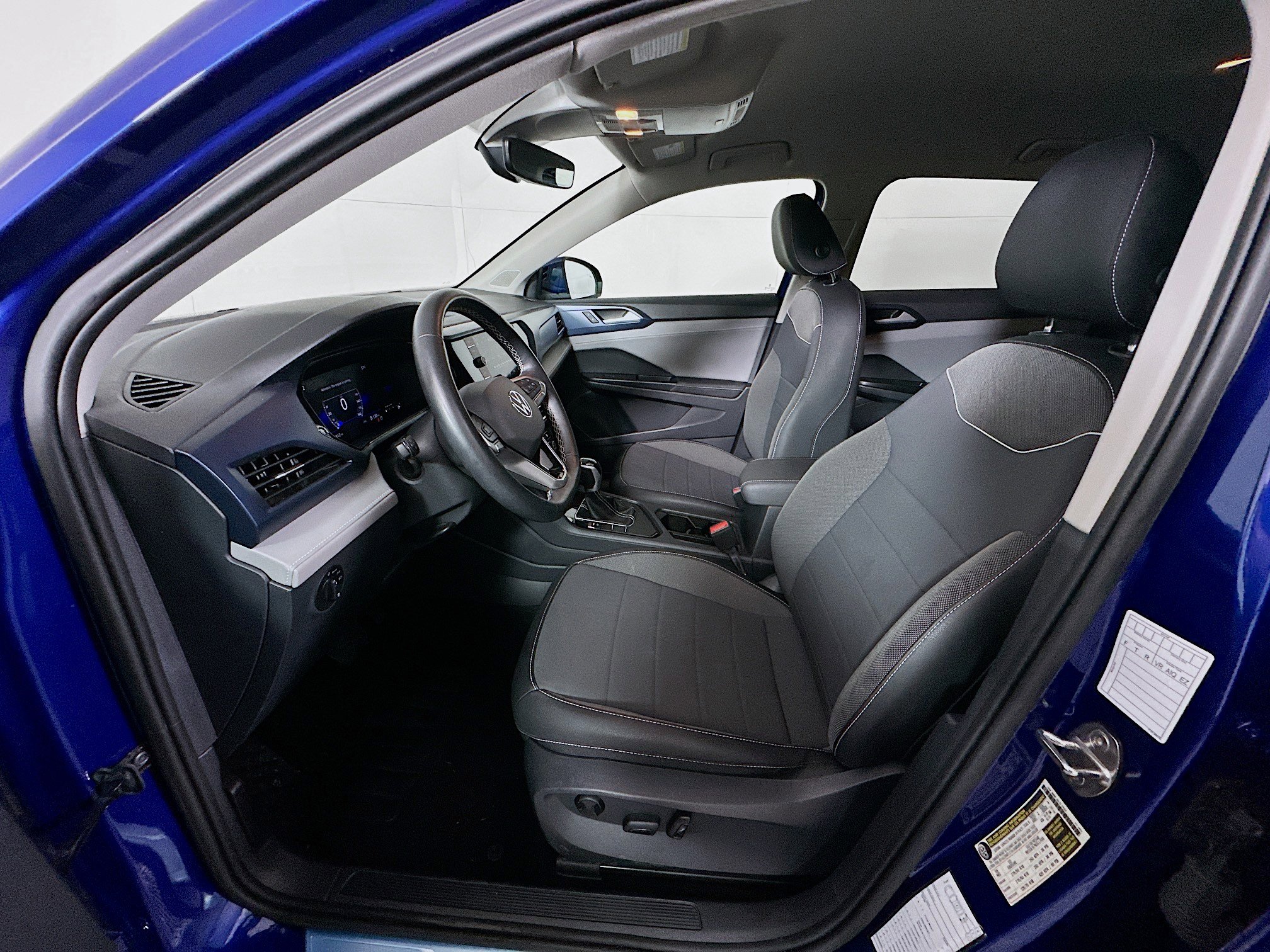 Used 2024 Volkswagen Taos SE image 13