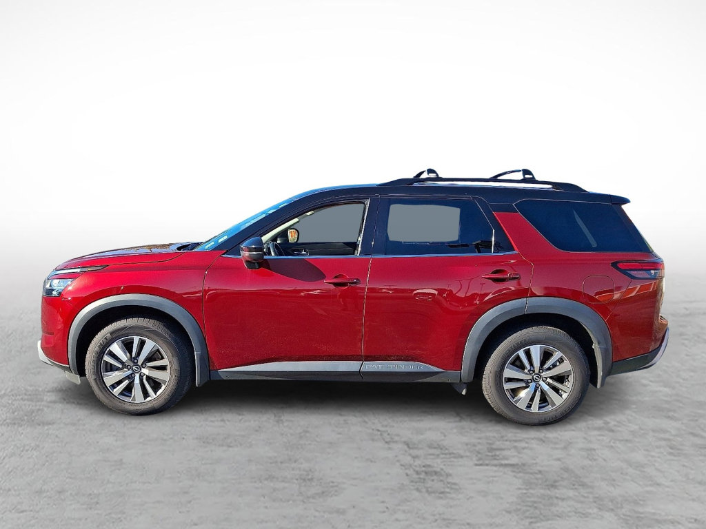 Used 2023 Nissan Pathfinder SL image 2