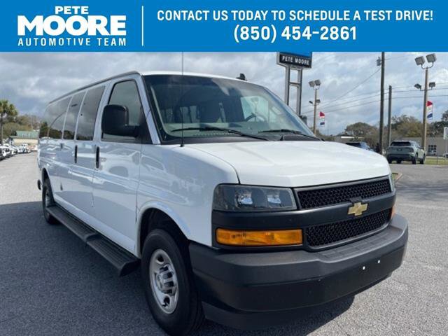 Used 2022 Chevrolet Express 3500 LS image 1