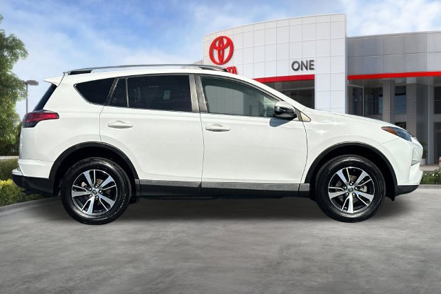 Certified 2018 Toyota RAV4 XLE FWD image 3