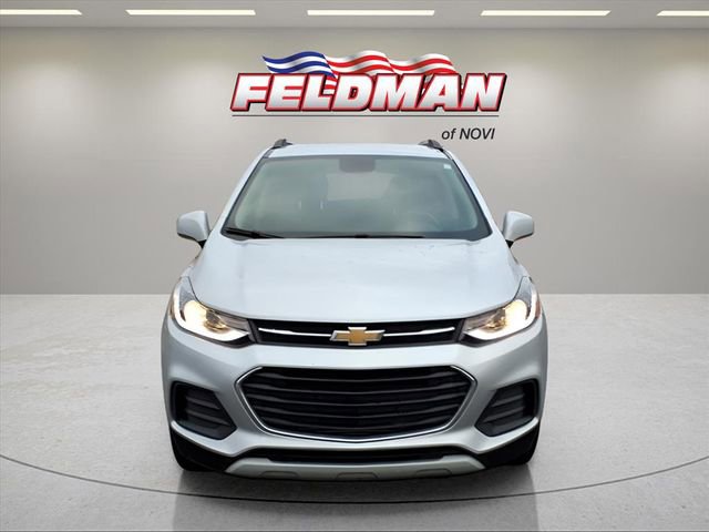 Used 2022 Chevrolet Trax LT w/ LT Convenience Package image 12