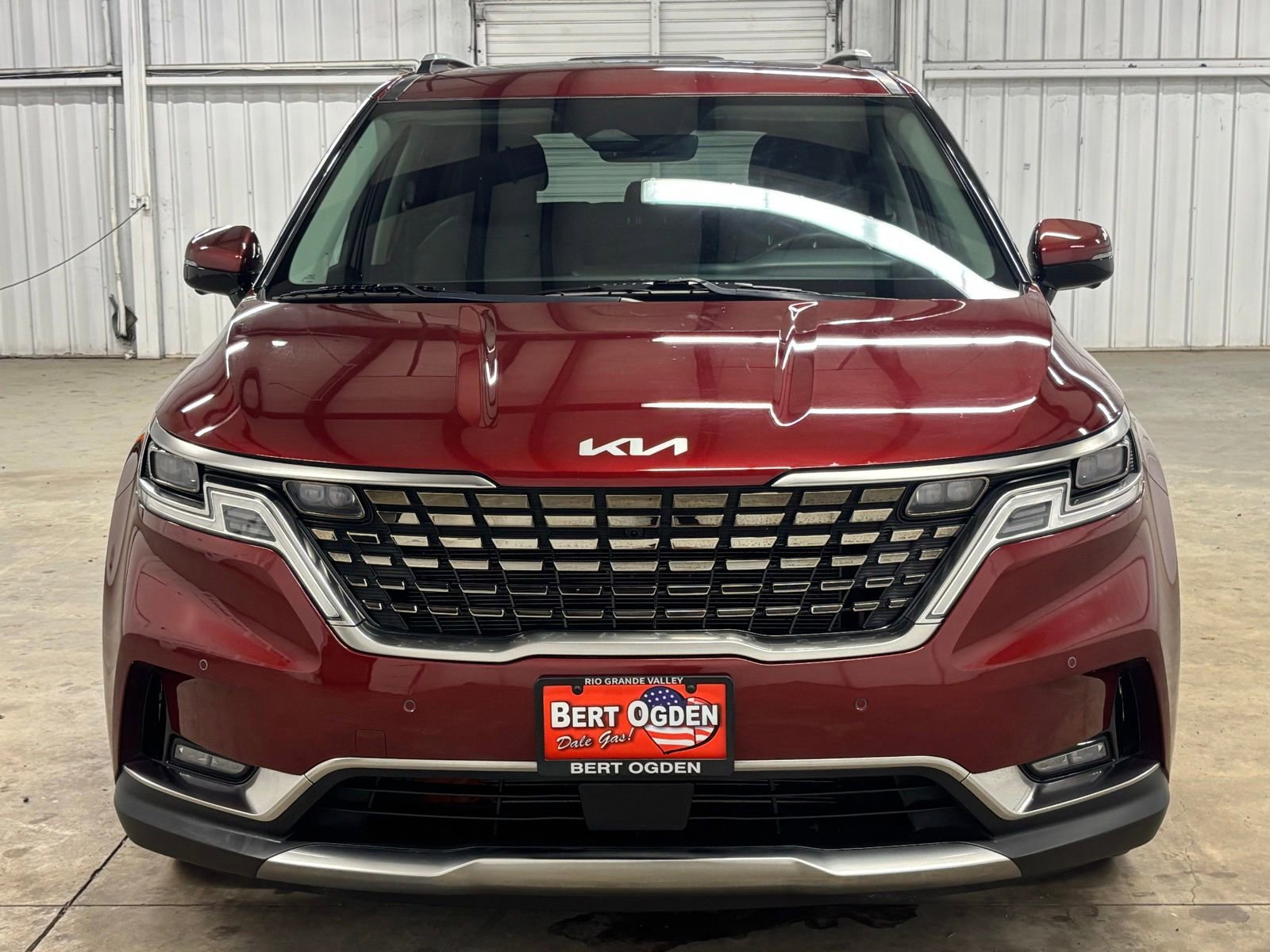 Used 2023 Kia Carnival SX Prestige FWD image 2