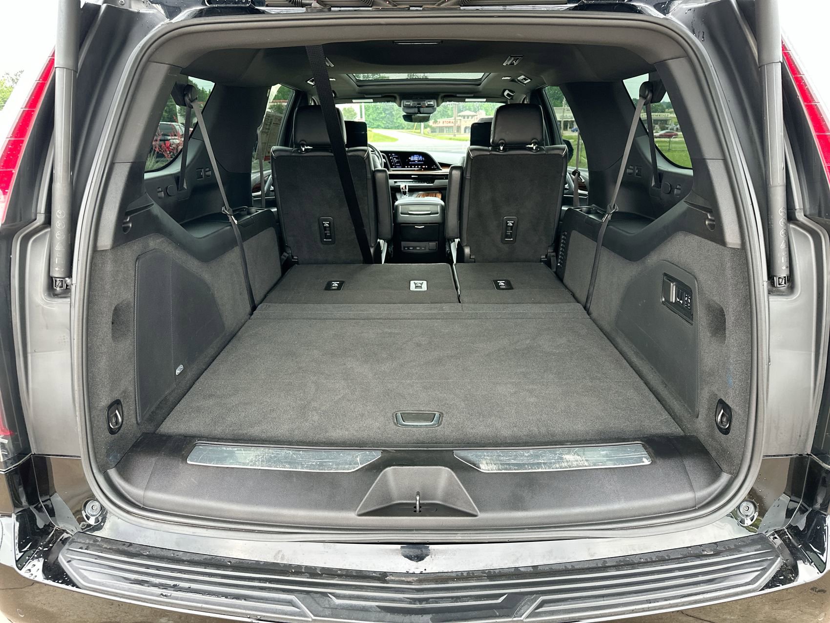 Used 2021 Cadillac Escalade ESV Premium Luxury w/ Driver Assist Tech Package AWD/4WD image 27