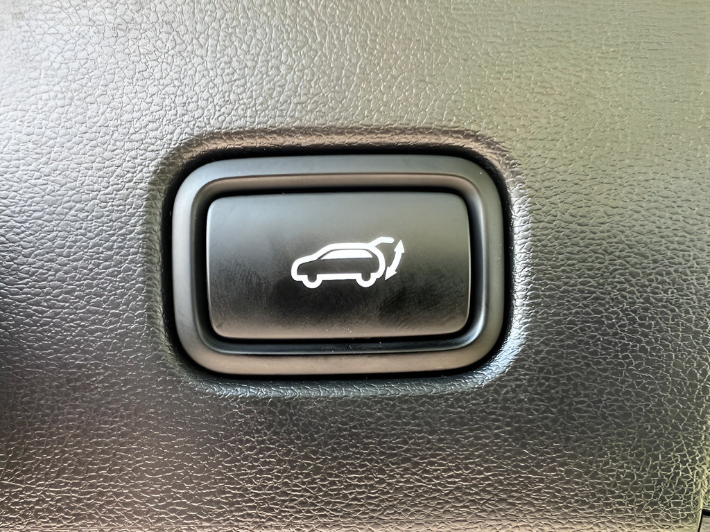 Certified 2024 Hyundai Tucson Limited AWD/4WD image 11