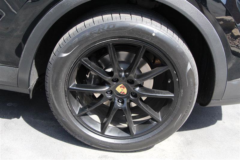 Used 2023 Chevrolet Corvette Stingray Premium Conv w/ Battery Protection Package RWD image 41