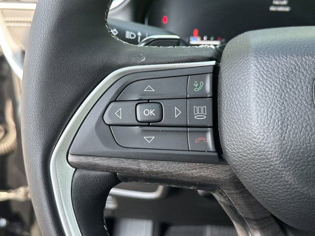 New 2025 Jeep Grand Cherokee Limited w/ Luxury Tech Group II image 22