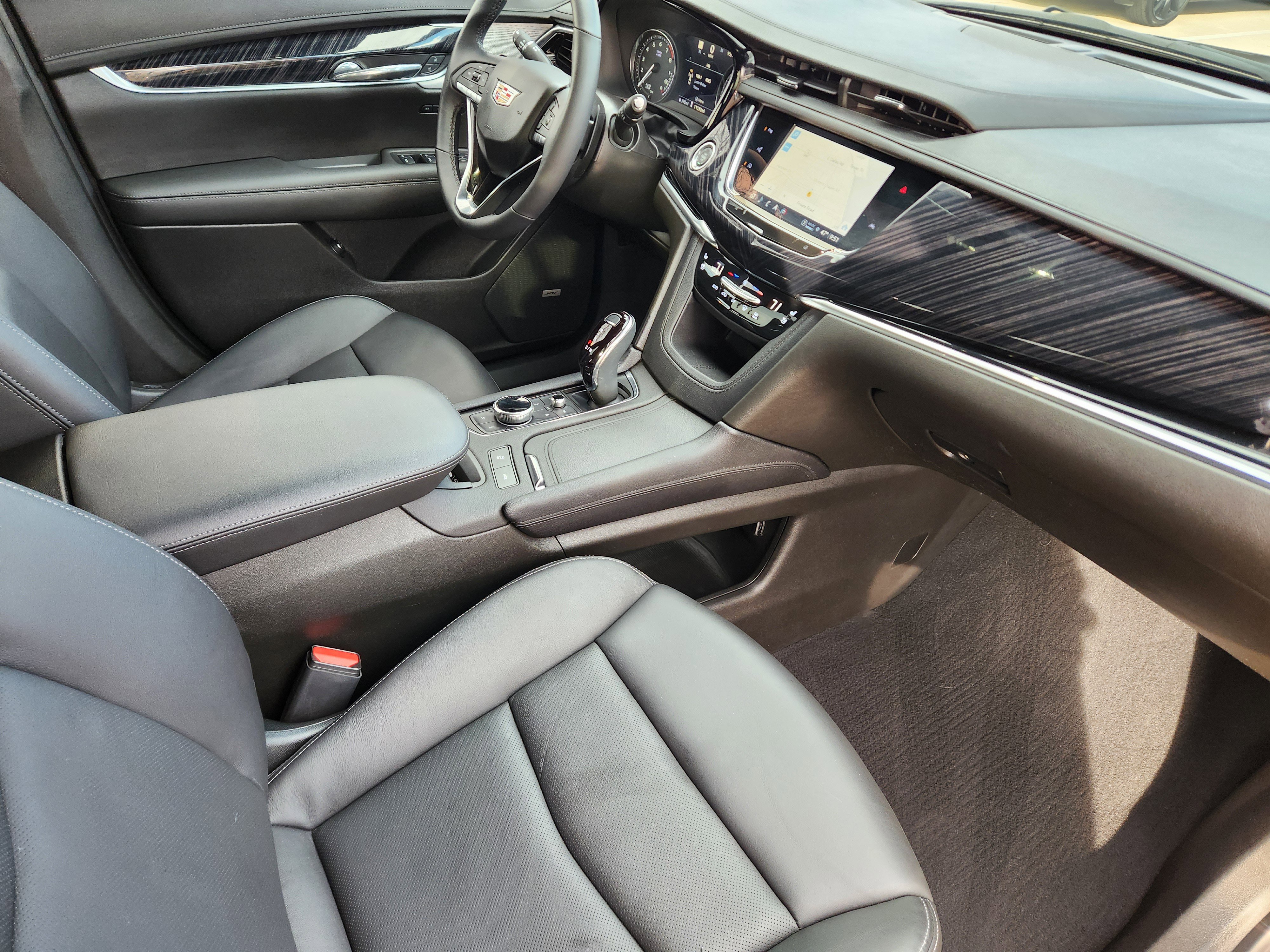 Used 2023 Cadillac XT6 Premium Luxury w/ Technology Package image 18