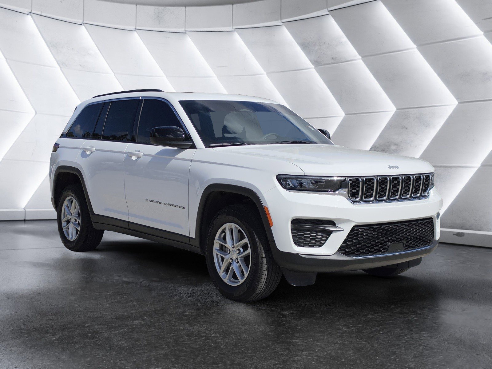 Used 2025 Jeep Grand Cherokee Laredo X w/ Luxury Tech Group I