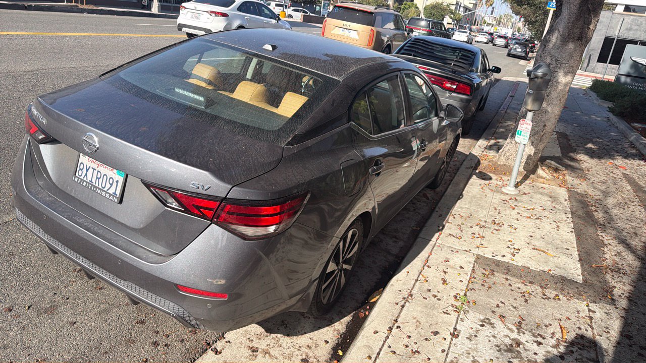 Used 2021 Nissan Sentra SV w/ SV Premium Package FWD image 3
